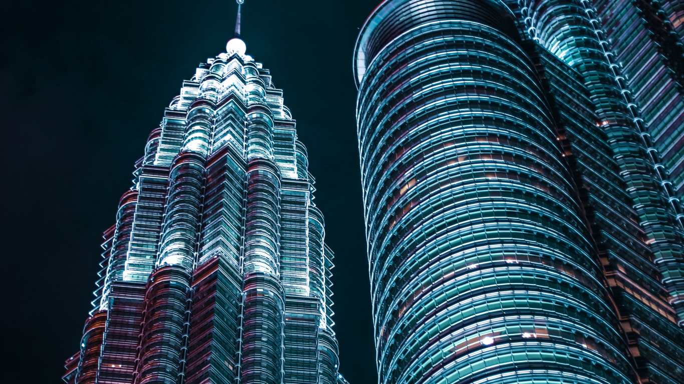 Blau-rotes Hochhaus. Wallpaper in 1366x768 Resolution