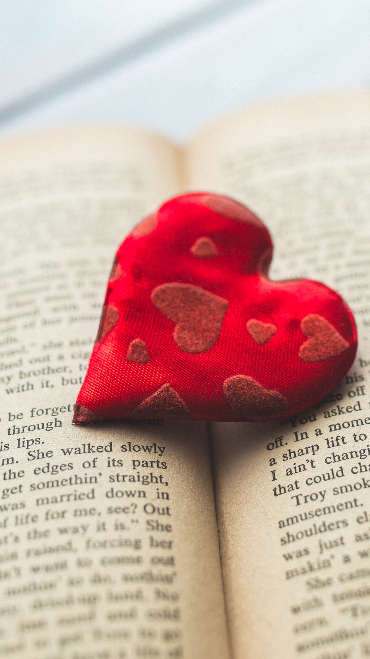 Cœur, Red, Amour, Accessoire de Mode, le Jour de Valentines. Wallpaper in 1440x2560 Resolution