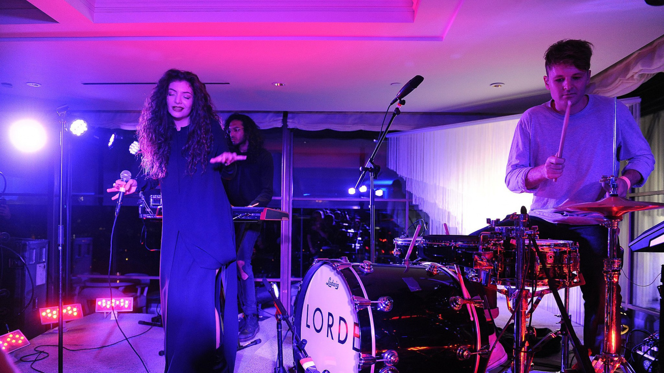 Drums, Lorde, Pop Music, Rock Concert, Musician. Wallpaper in 1366x768 Resolution