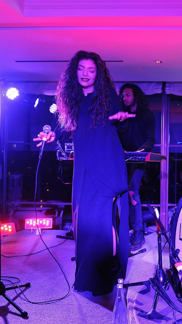 Drums, Lorde, Pop Music, Rock Concert, Musician. Wallpaper in 720x1280 Resolution