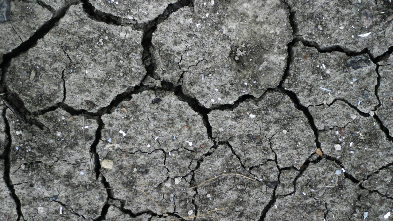 Grey and Black Concrete Pavement. Wallpaper in 1280x720 Resolution