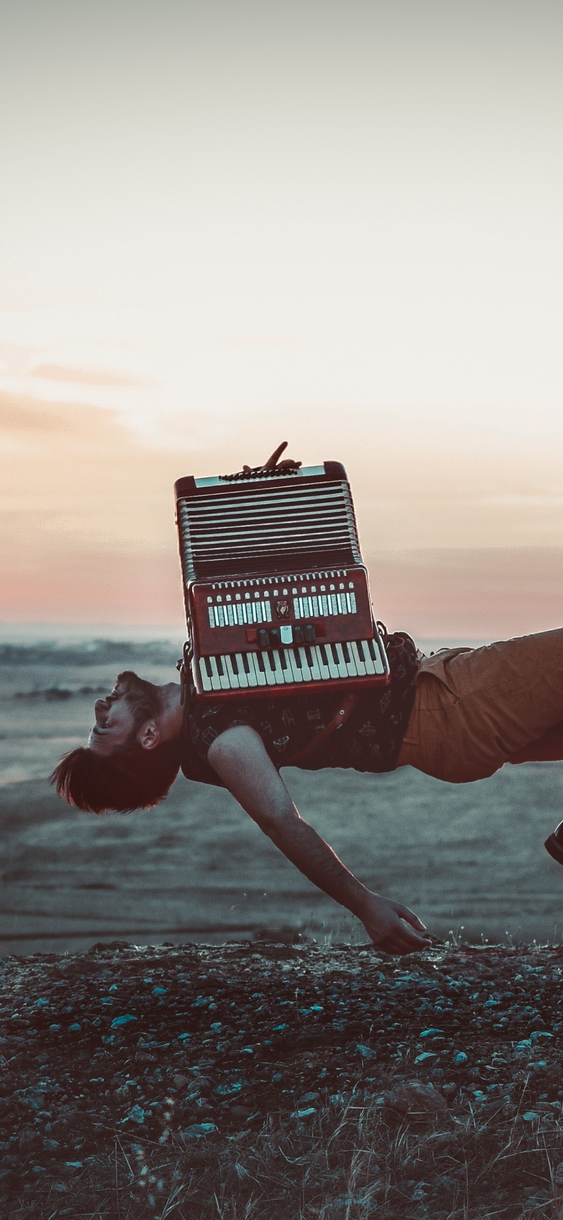 Musik, Horizont, Meer, Sonnenlicht, Ozean. Wallpaper in 1125x2436 Resolution