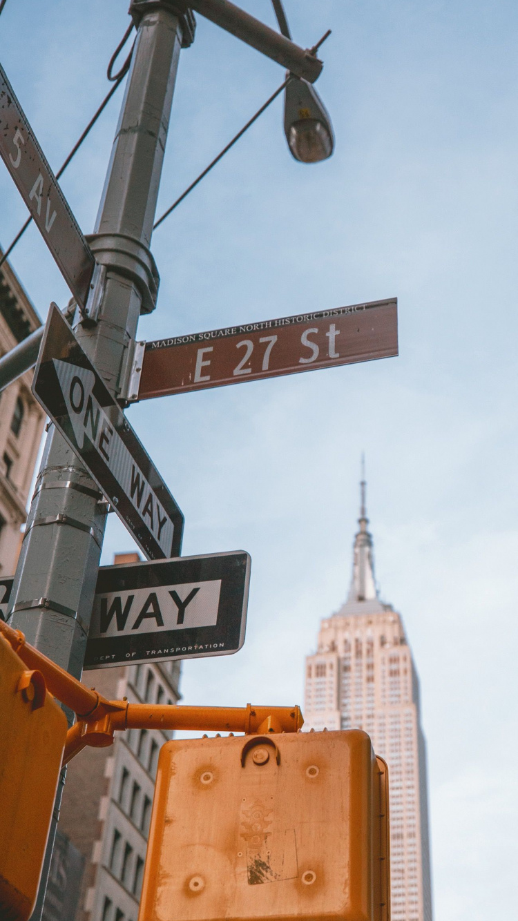 Empire State Building, Edificio Chrysler, Edificio, el Bajo Manhattan, Fila. Wallpaper in 750x1334 Resolution