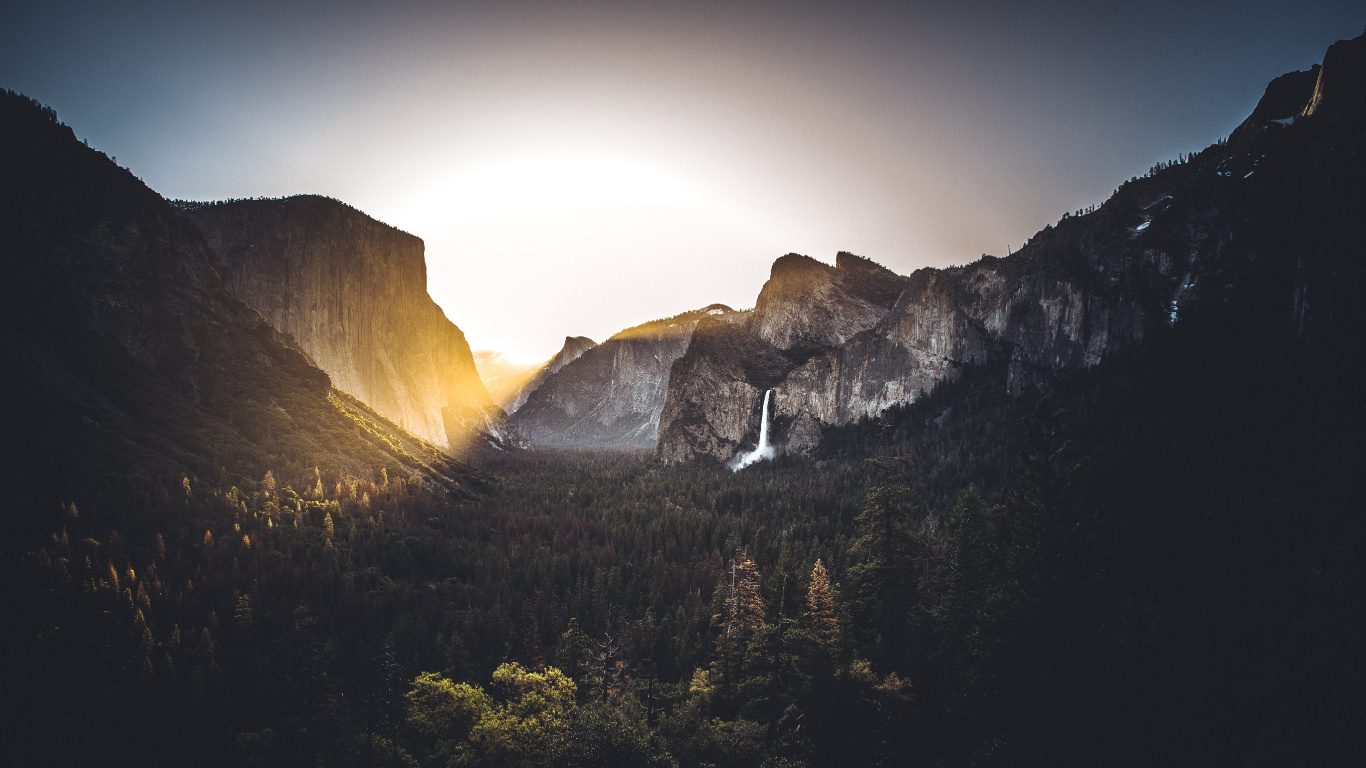 Glacier Point, el Valle de Yosemite, el Parque Nacional De, Las Formaciones Montañosas, Naturaleza. Wallpaper in 1366x768 Resolution