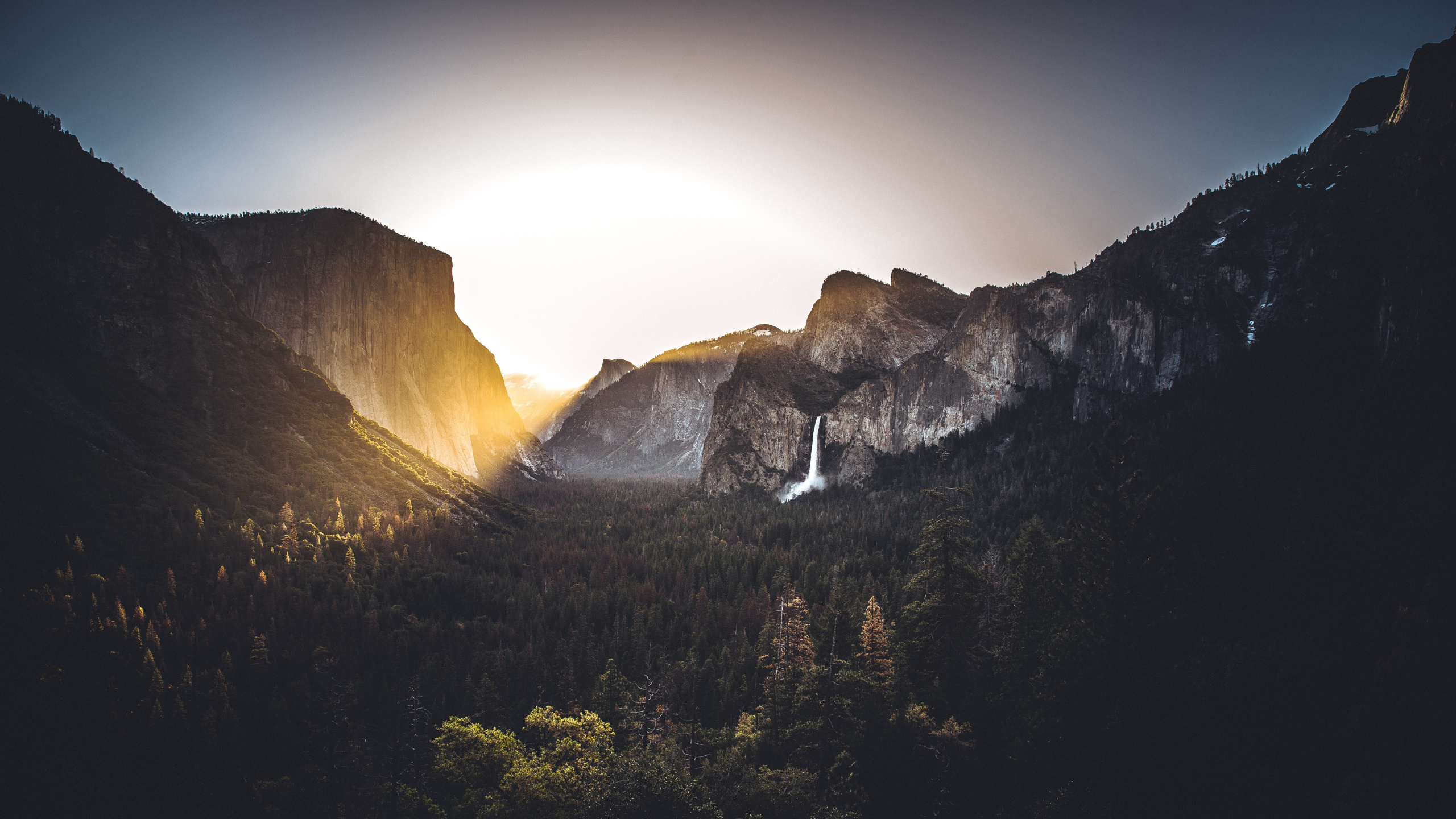 Glacier Point, el Valle de Yosemite, el Parque Nacional De, Las Formaciones Montañosas, Naturaleza. Wallpaper in 2560x1440 Resolution