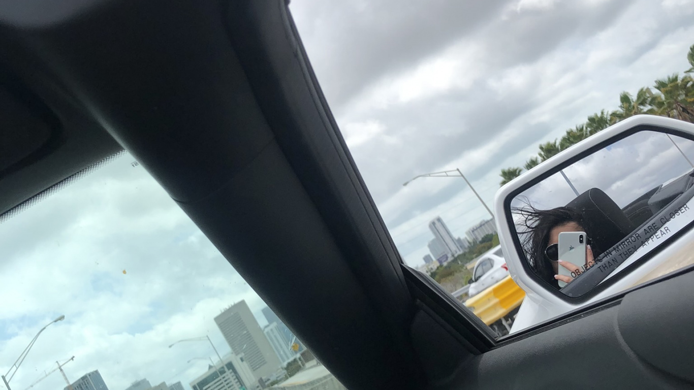 Parabrisas, Rey, Auto Compacto, Coche de Tamaño Medio, Espejo Automotriz. Wallpaper in 1366x768 Resolution