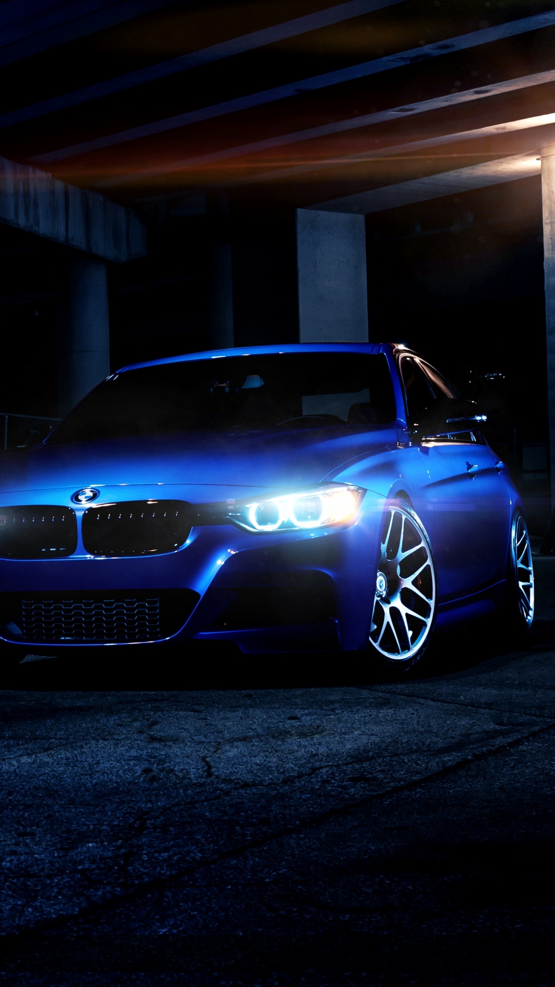 Bmw m 3 Noire Garée Sur un Parking Pendant la Nuit. Wallpaper in 1080x1920 Resolution