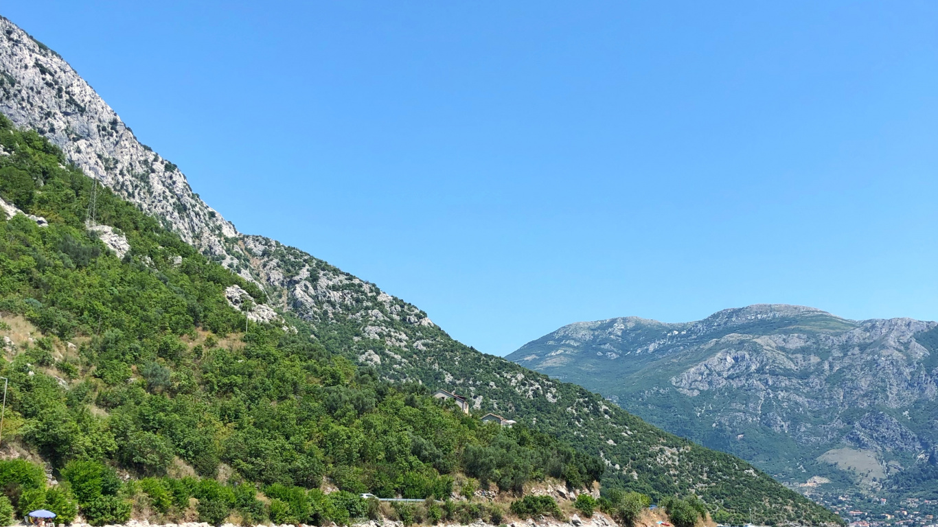 Body of Water, Mountainous Landforms, Water, Watercraft, Mountain Range. Wallpaper in 1366x768 Resolution