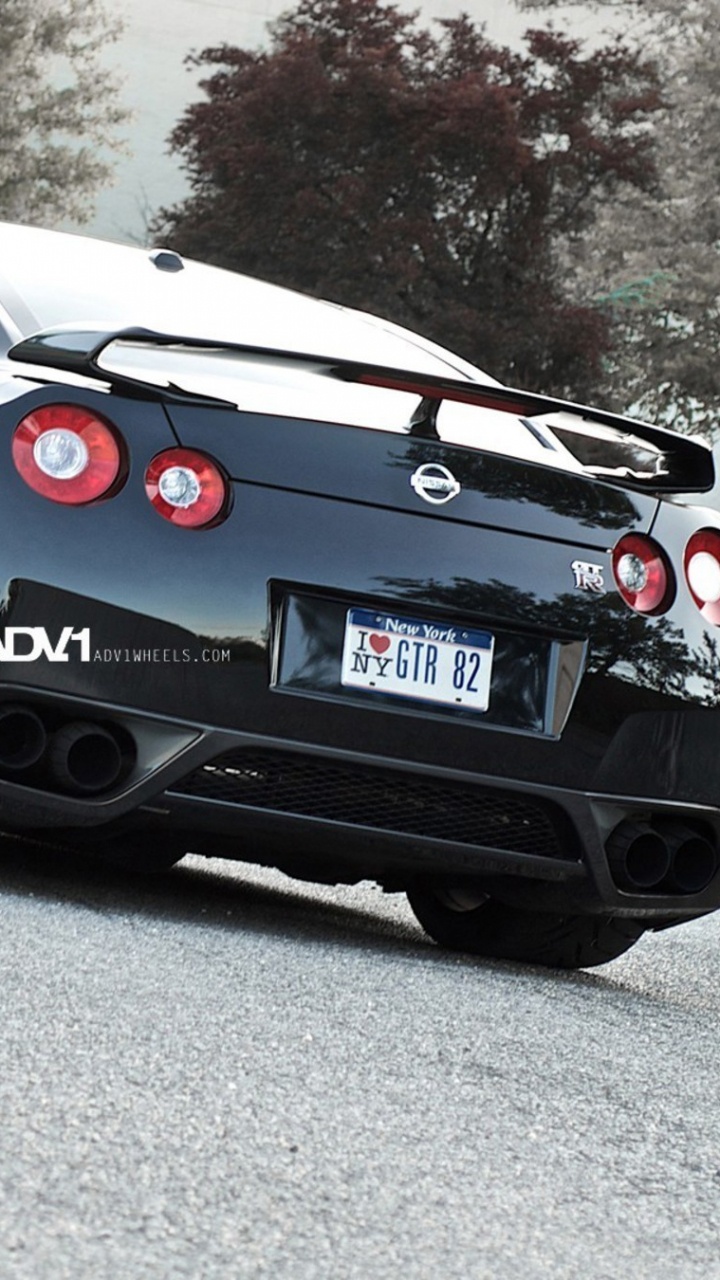 BMW M 3 Coupe Negro en la Carretera Durante el Día. Wallpaper in 720x1280 Resolution