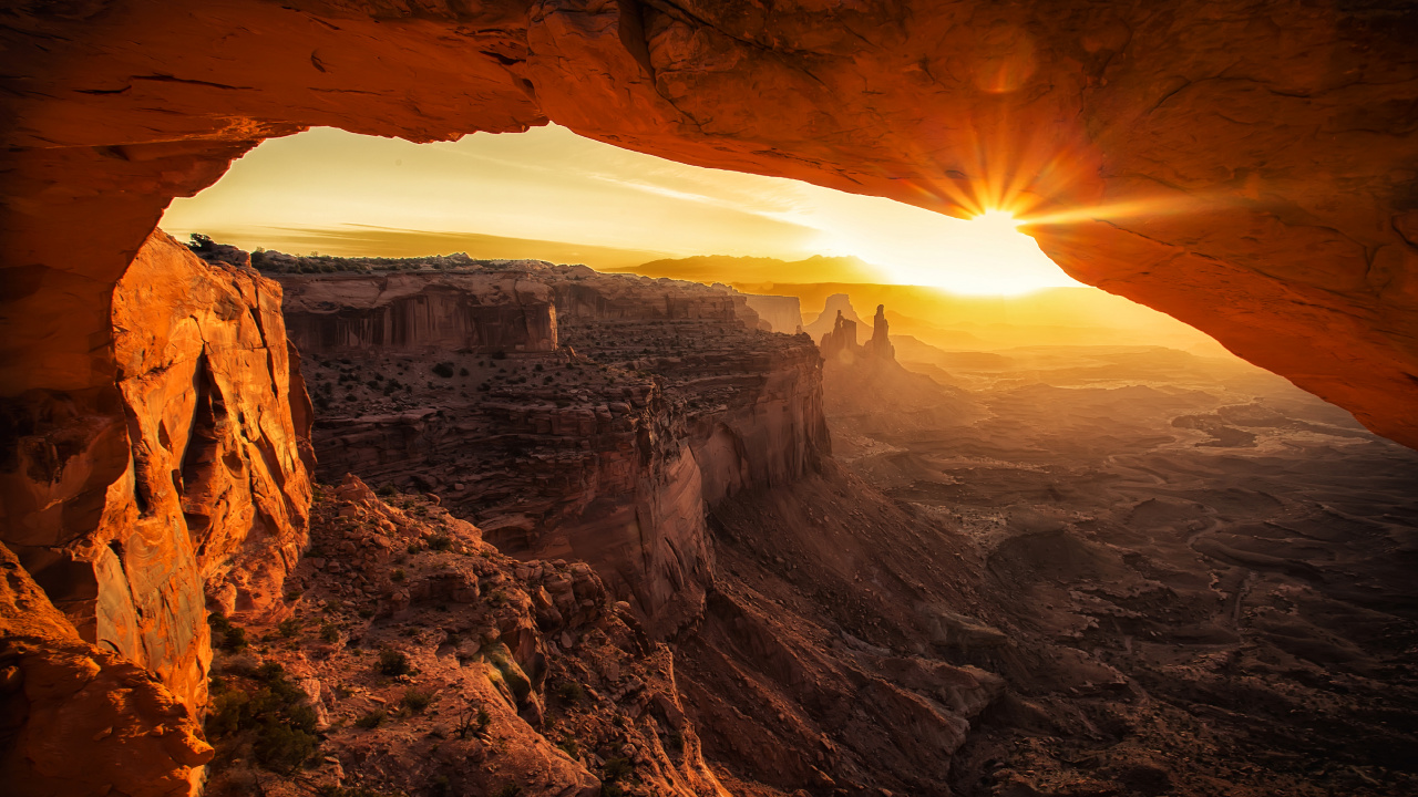 Brown Rock Formation During Daytime. Wallpaper in 1280x720 Resolution