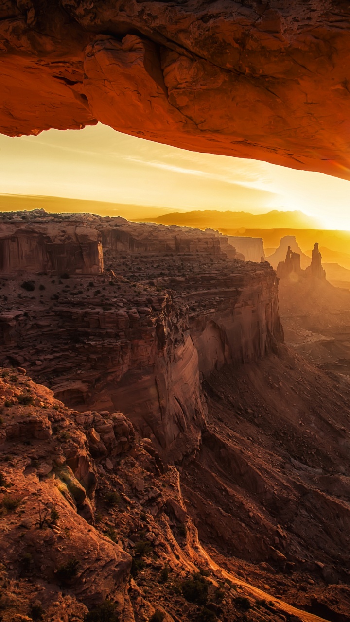 Brown Rock Formation During Daytime. Wallpaper in 720x1280 Resolution