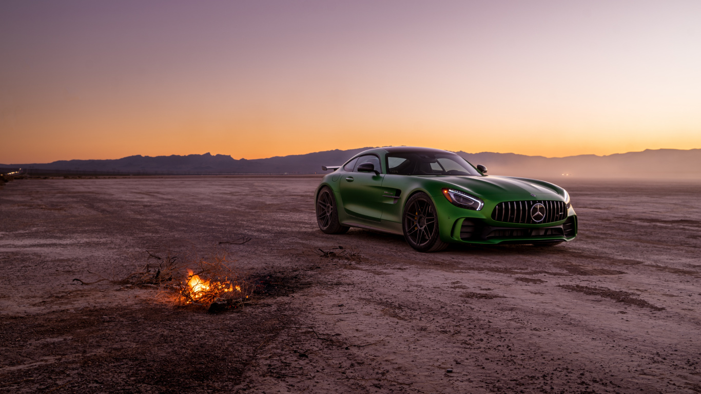 Green Porsche 911 on Brown Sand During Daytime. Wallpaper in 1366x768 Resolution