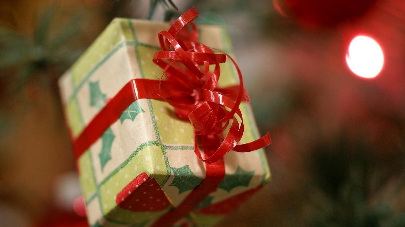 Nouvelle Année, Le Jour De Noël, Red, Ornement de Noël, Présent. Wallpaper in 1366x768 Resolution