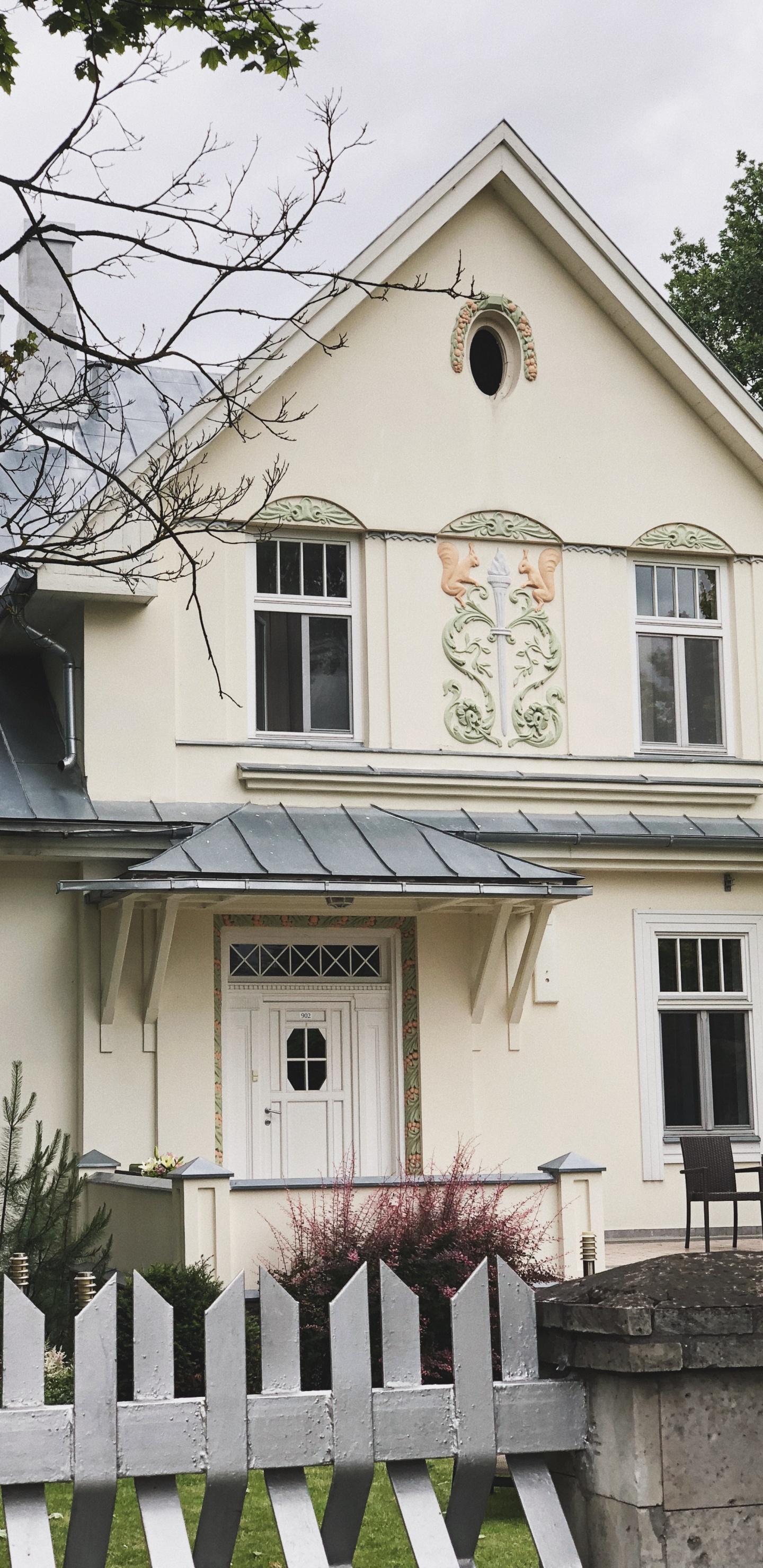 House, Window, Property, Home, Picket Fence. Wallpaper in 1440x2960 Resolution