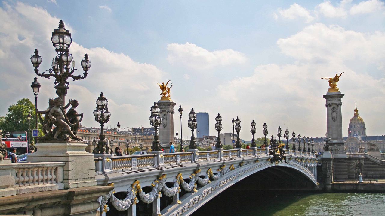 White Concrete Bridge Under White Sky During Daytime. Wallpaper in 1280x720 Resolution