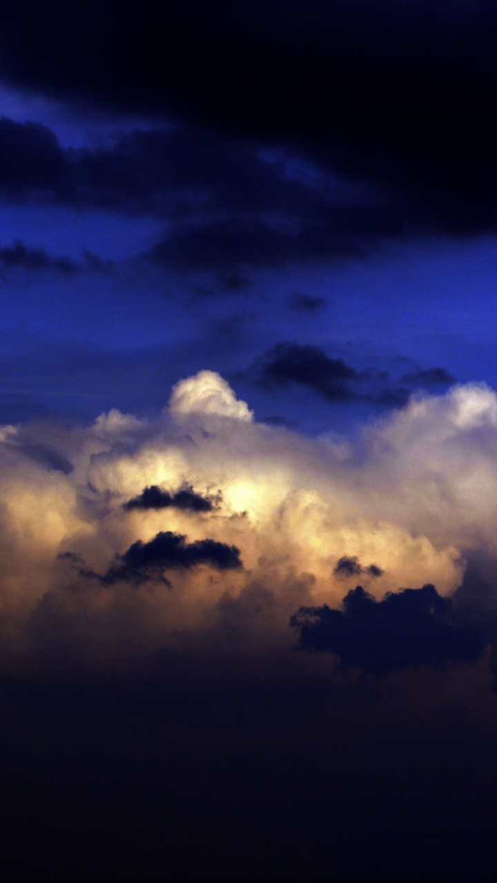 Nuages Blancs et Ciel Bleu Pendant la Journée. Wallpaper in 720x1280 Resolution