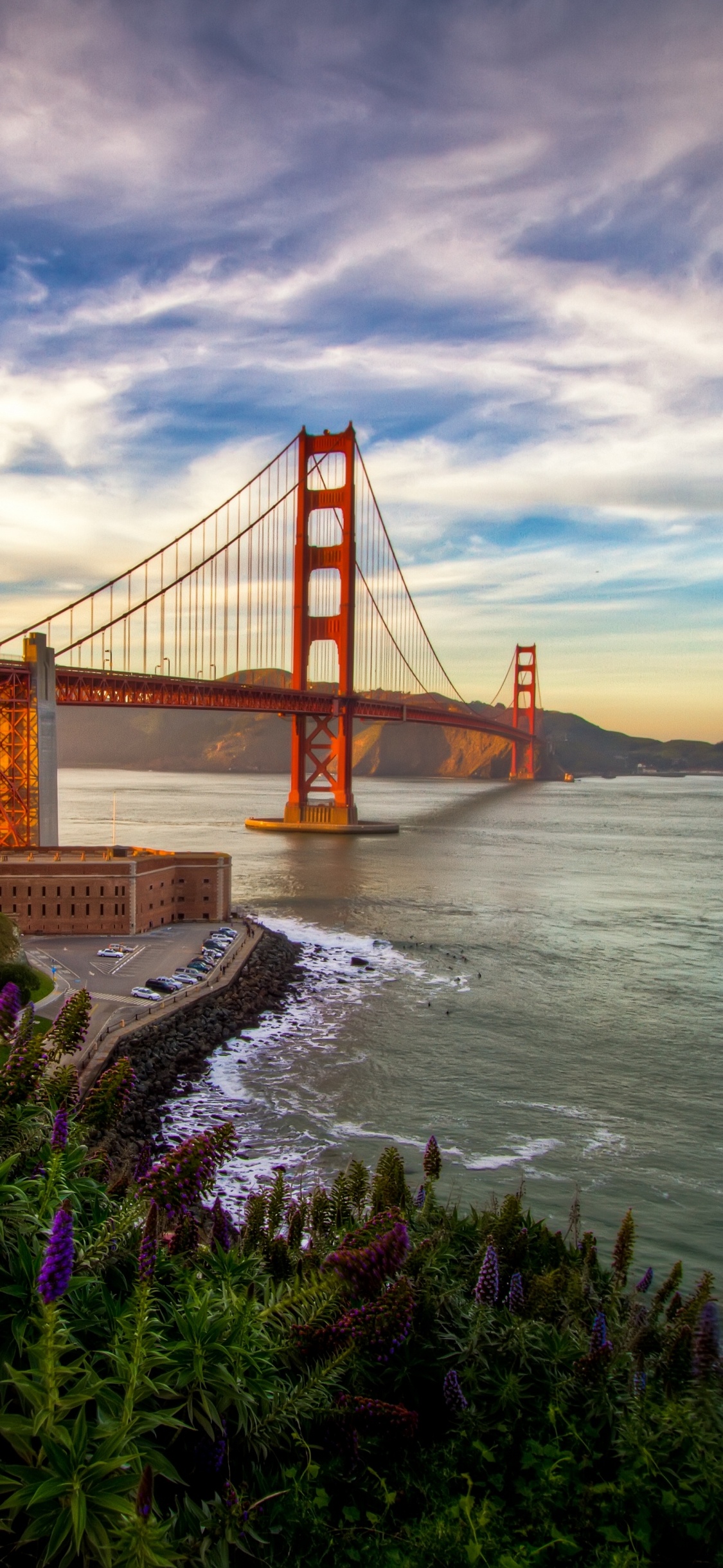 Golden Gate Bridge San Francisco California. Wallpaper in 1125x2436 Resolution