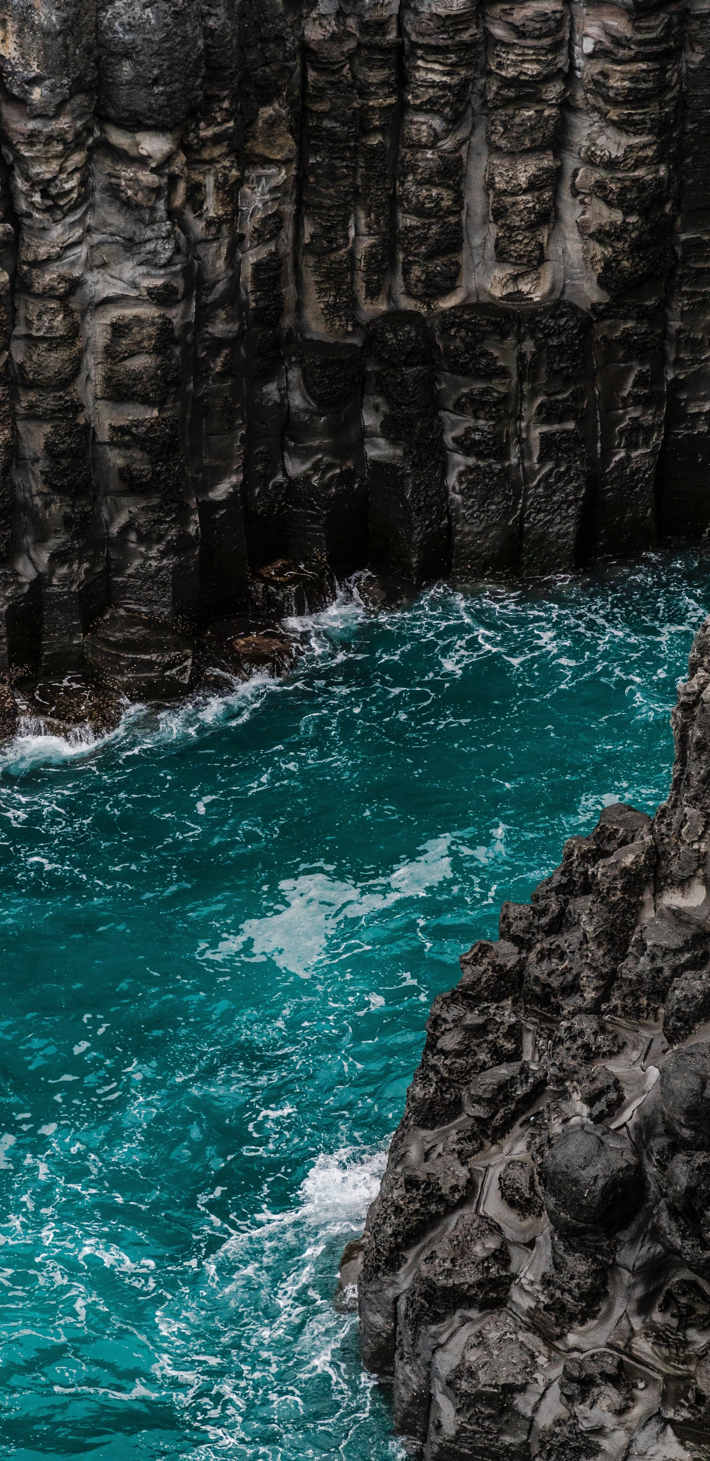 Falaise, Corps de L'eau, Eau, Blue, Turquoise. Wallpaper in 1440x2960 Resolution