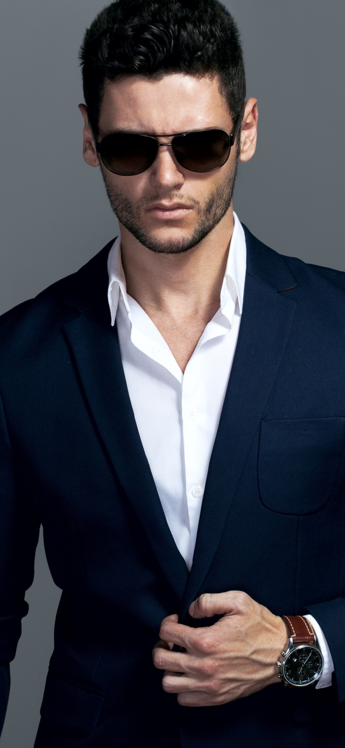 Suit, Costume, Eyewear, Blazer, Formal Wear. Wallpaper in 1125x2436 Resolution