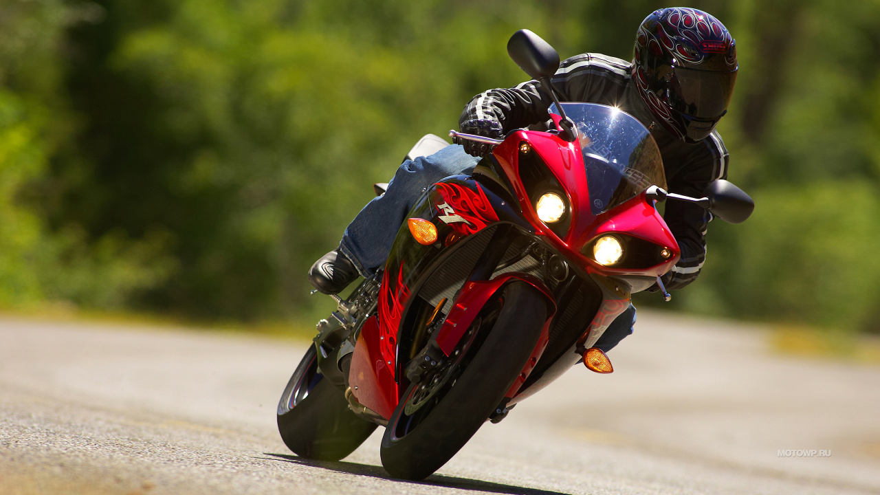 Red and Black Sports Bike on Road During Daytime. Wallpaper in 1280x720 Resolution