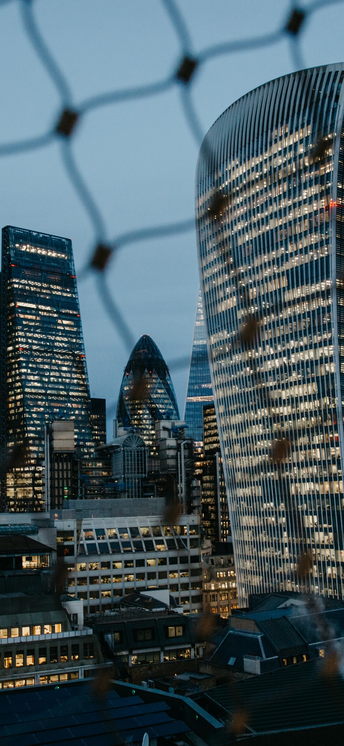 Skyline Der Stadt Bei Nacht Night. Wallpaper in 1125x2436 Resolution