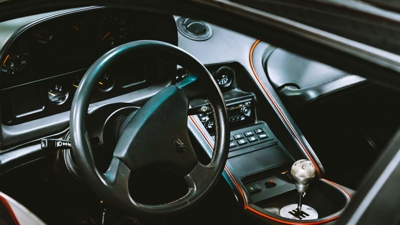 Volant de Voiture Noir et Rouge. Wallpaper in 1366x768 Resolution