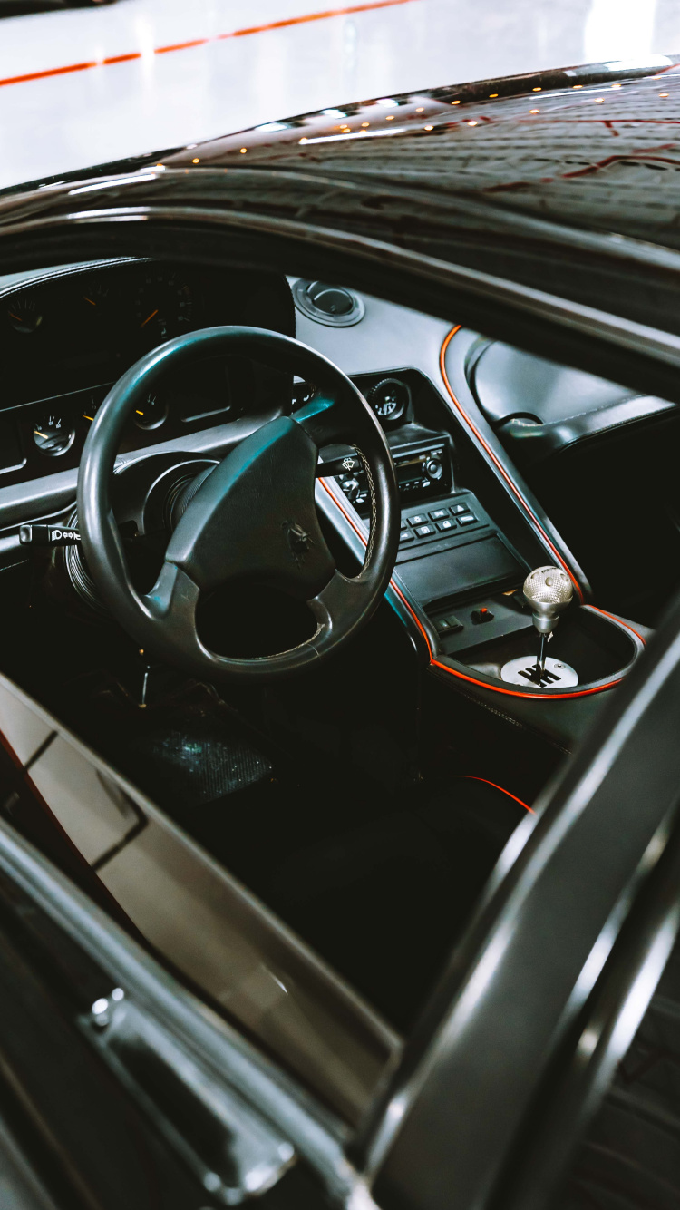 Volant de Voiture Noir et Rouge. Wallpaper in 750x1334 Resolution