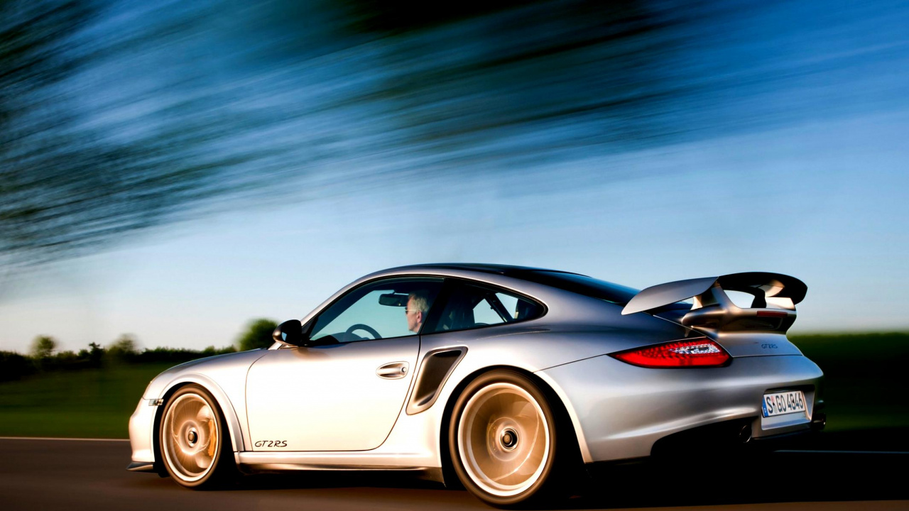 Weißer Porsche 911 Unterwegs. Wallpaper in 1280x720 Resolution