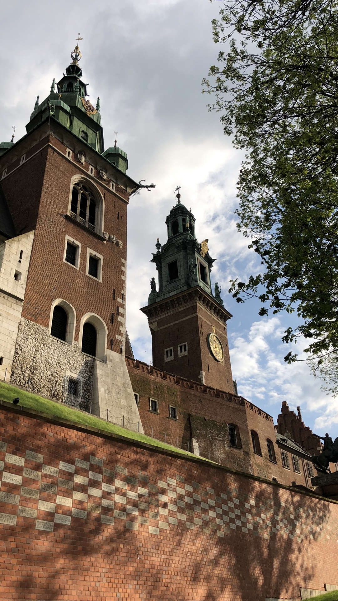 Polen, Wawelburg, Dach, Ziegel, Turm. Wallpaper in 1080x1920 Resolution