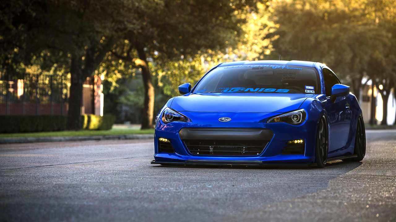 BMW m 3 Azul en la Carretera Durante el Día. Wallpaper in 1280x720 Resolution