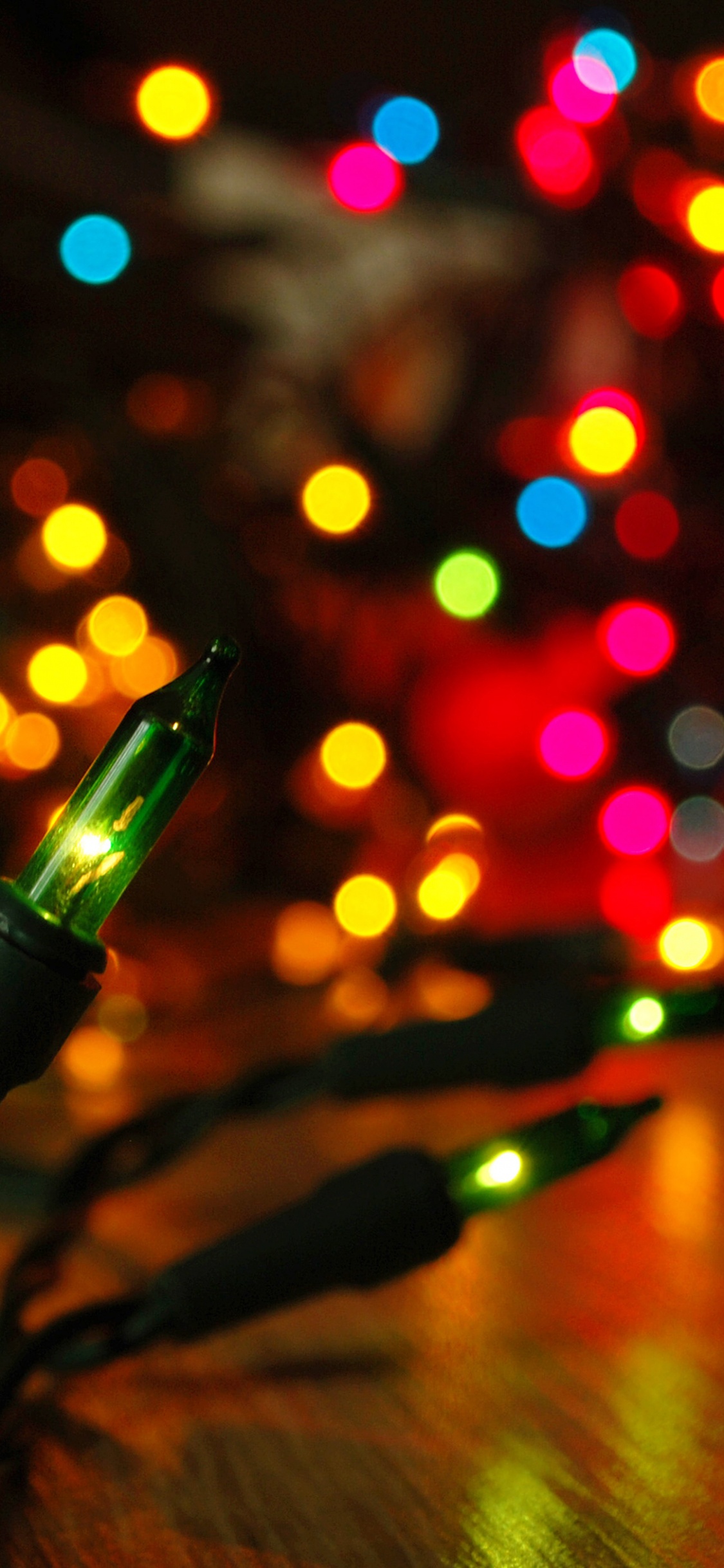 Weihnachtsbeleuchtung, Weihnachten, Licht, Weihnachtsdekoration, Nacht. Wallpaper in 1125x2436 Resolution