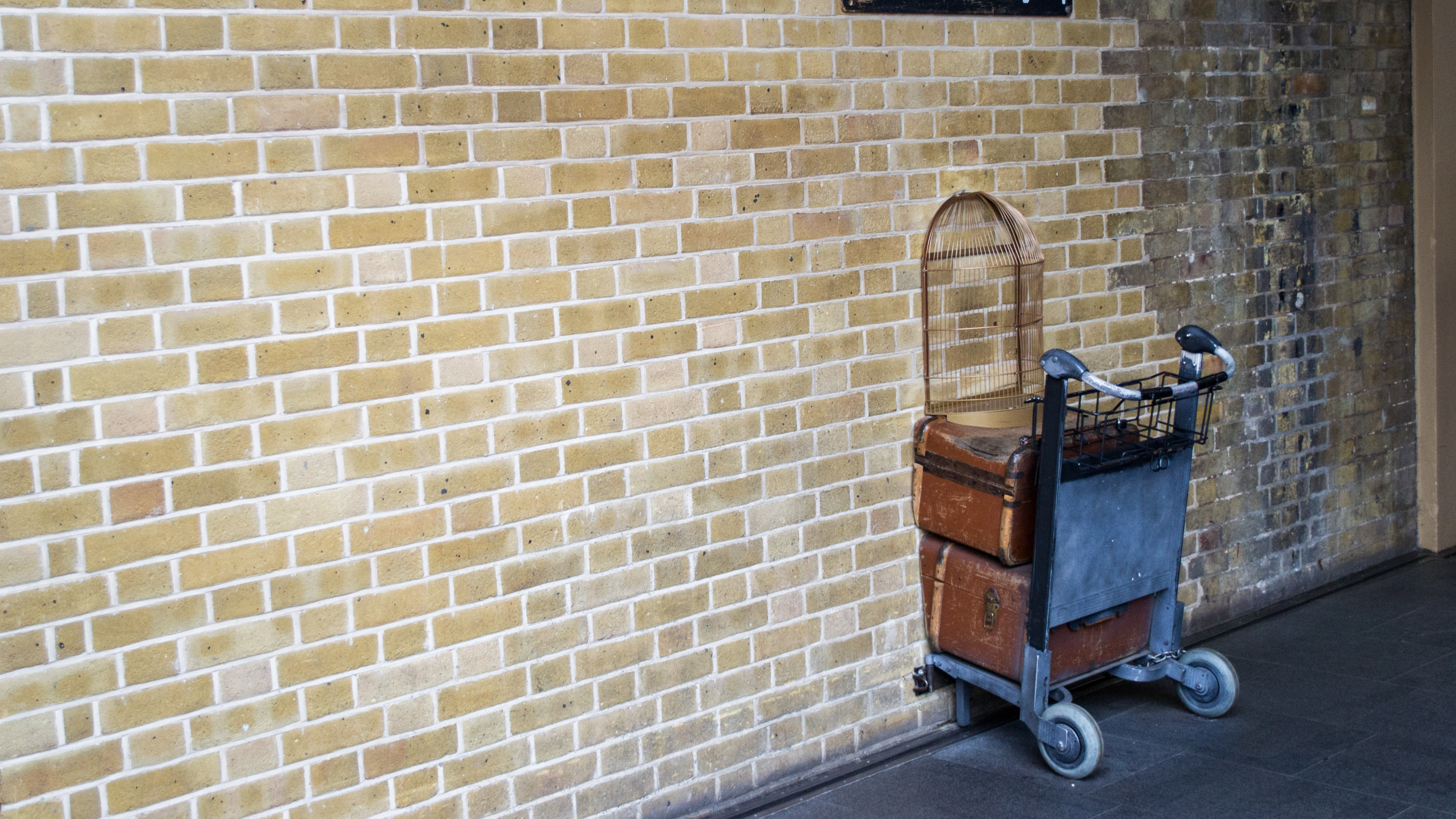 London Kings Cross, Train, Train Station, Tire, Wheel. Wallpaper in 3840x2160 Resolution