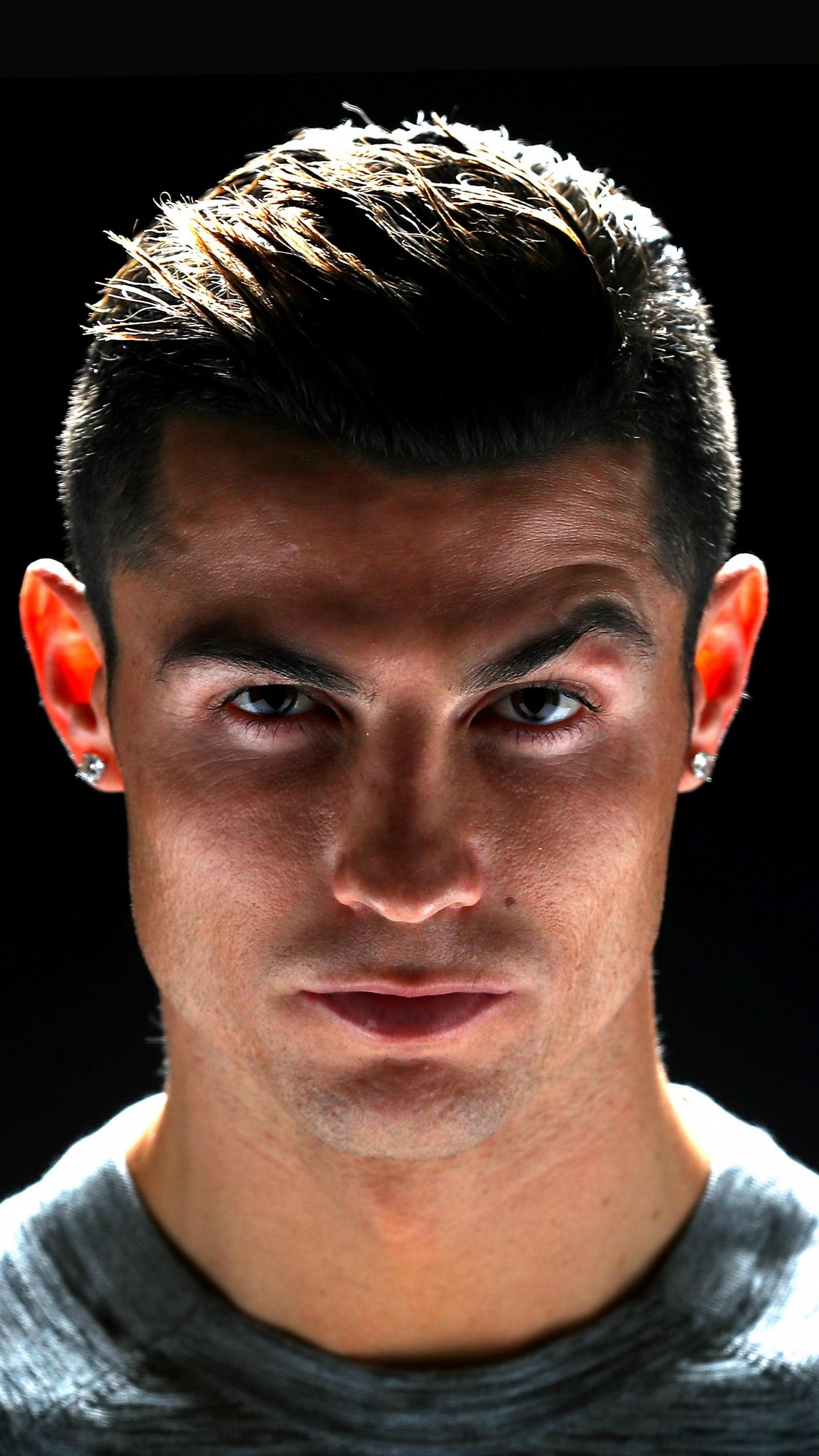 Hombre en Camisa Gris de Cuello Redondo. Wallpaper in 1440x2560 Resolution