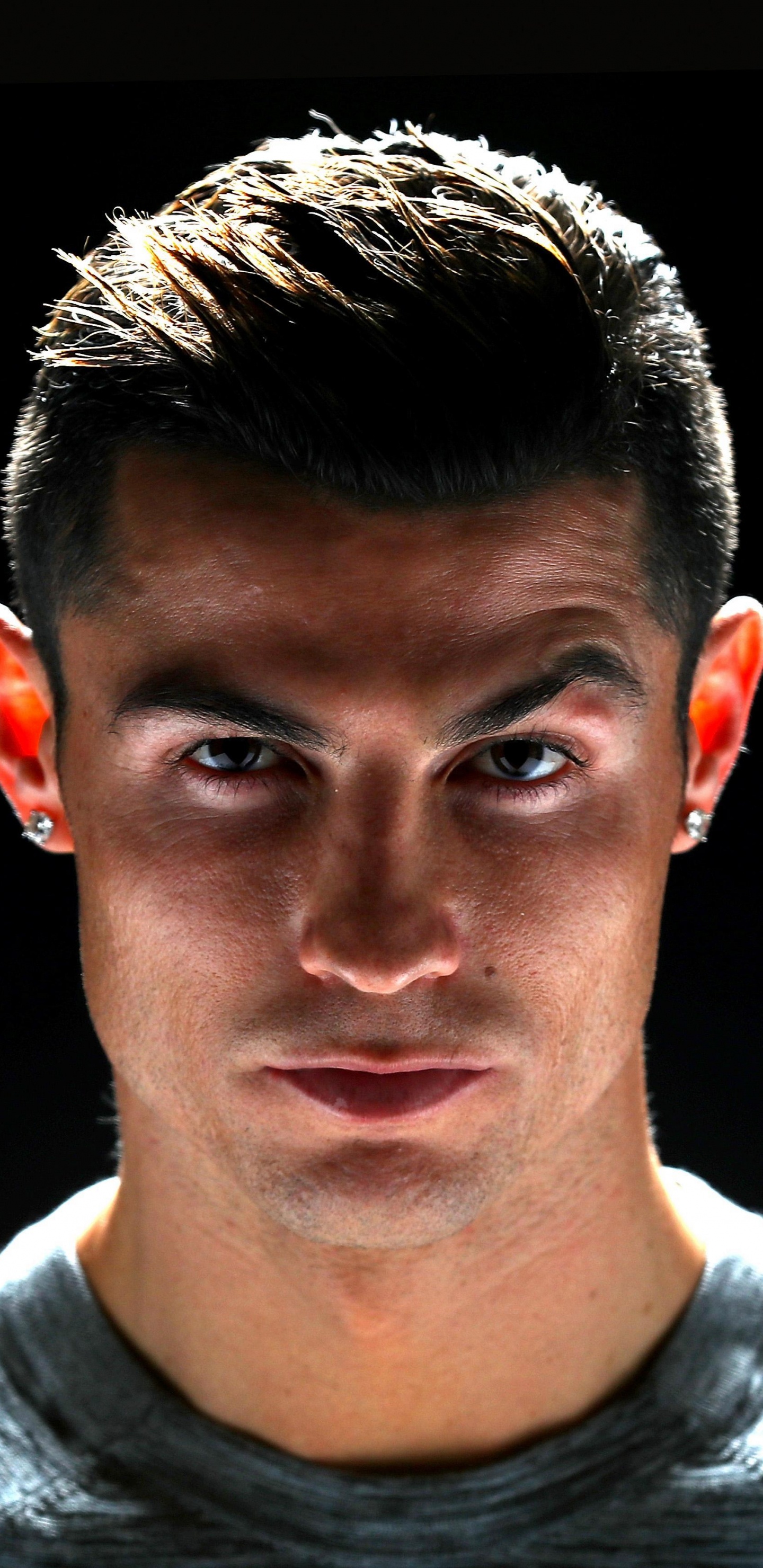 Hombre en Camisa Gris de Cuello Redondo. Wallpaper in 1440x2960 Resolution