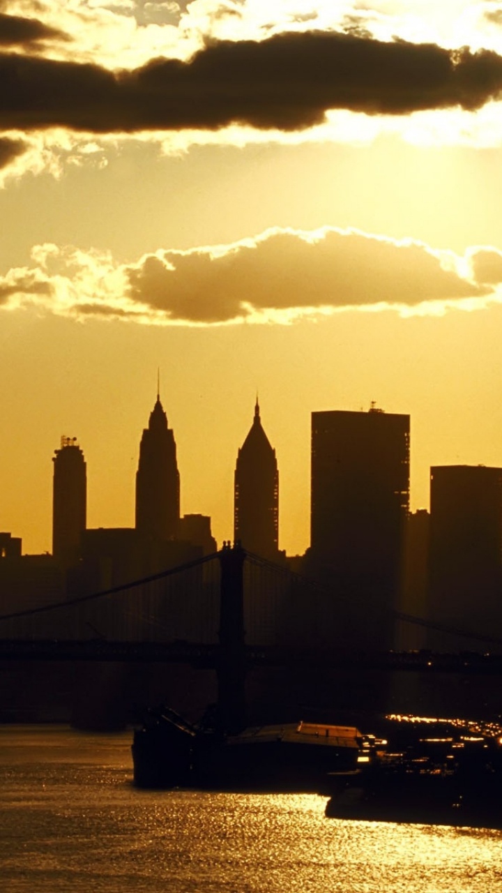 Silhouette of City Skyline During Sunset. Wallpaper in 720x1280 Resolution