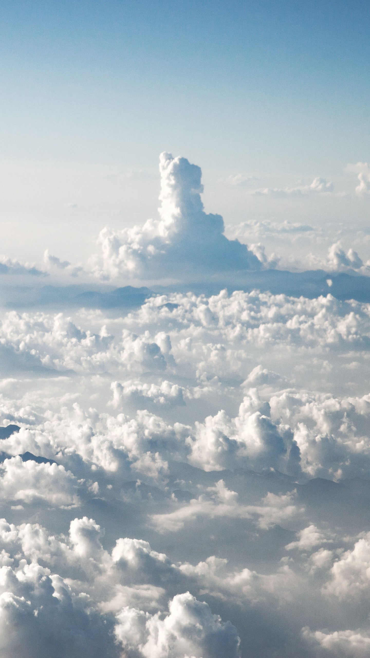 Weiße Wolken Und Blauer Himmel Tagsüber. Wallpaper in 1440x2560 Resolution