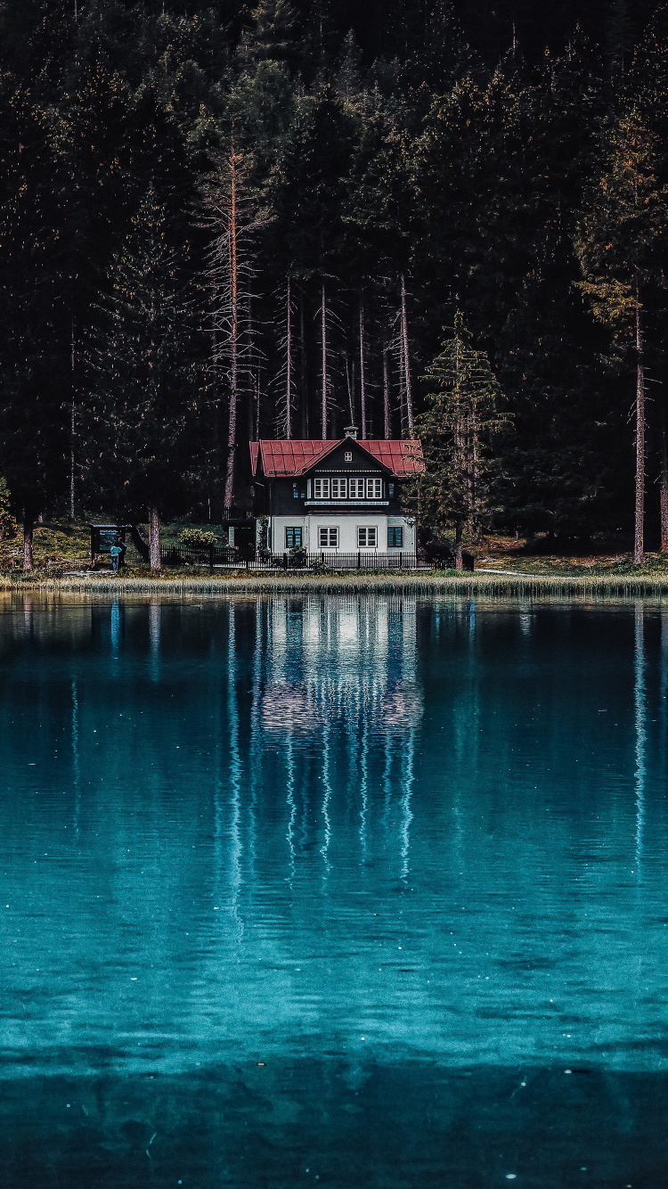 Reflexion, Wasser, Mount Fuji, Vulkan, Gebäude. Wallpaper in 750x1334 Resolution