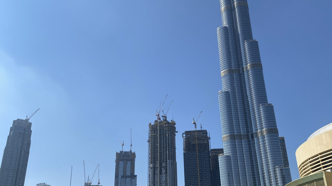 Dubai, Burj Khalifa, Burj Dubai, Wolkenkratzer, Tageszeit. Wallpaper in 1280x720 Resolution