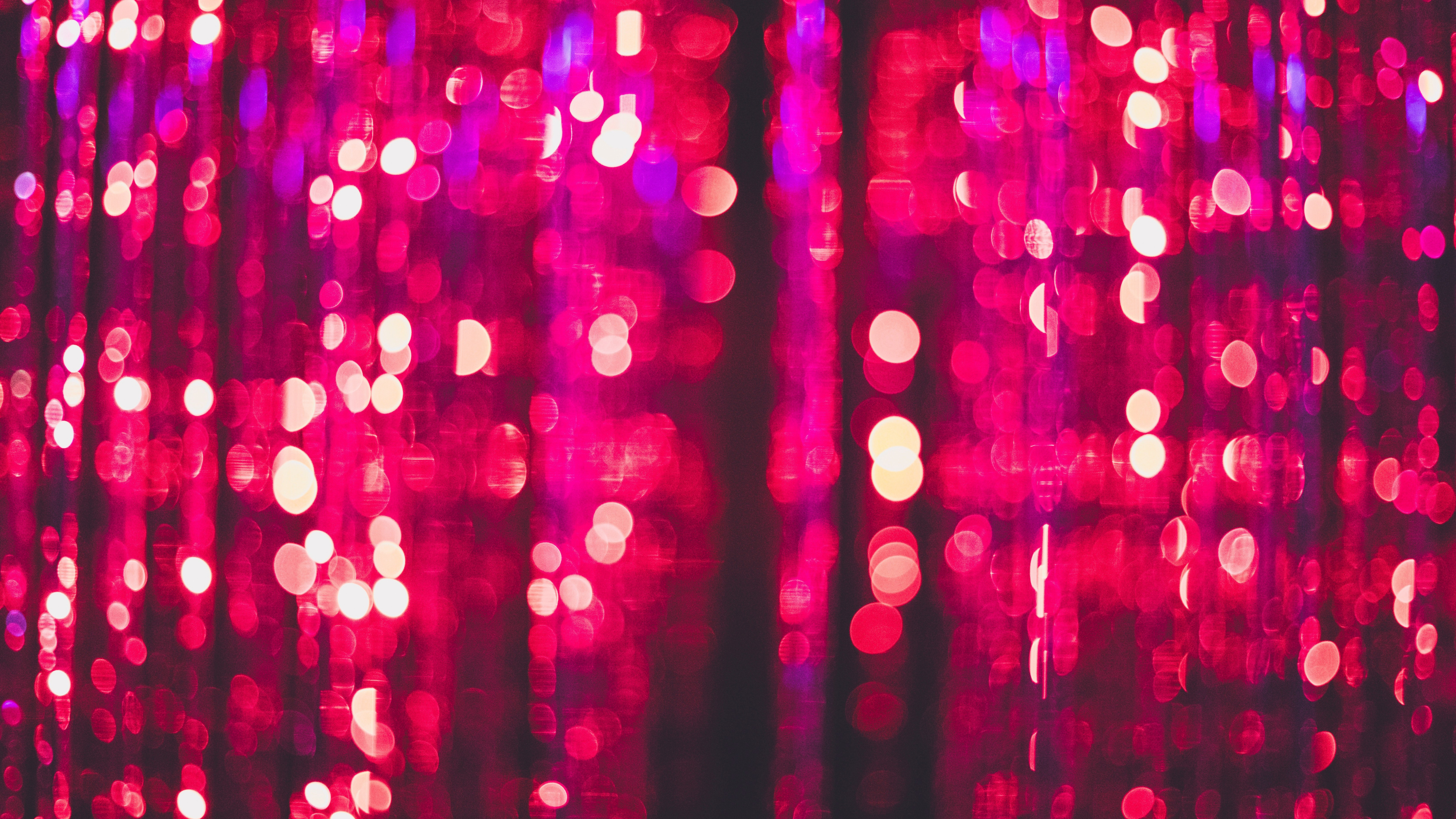 Red and White Light Bokeh. Wallpaper in 3840x2160 Resolution