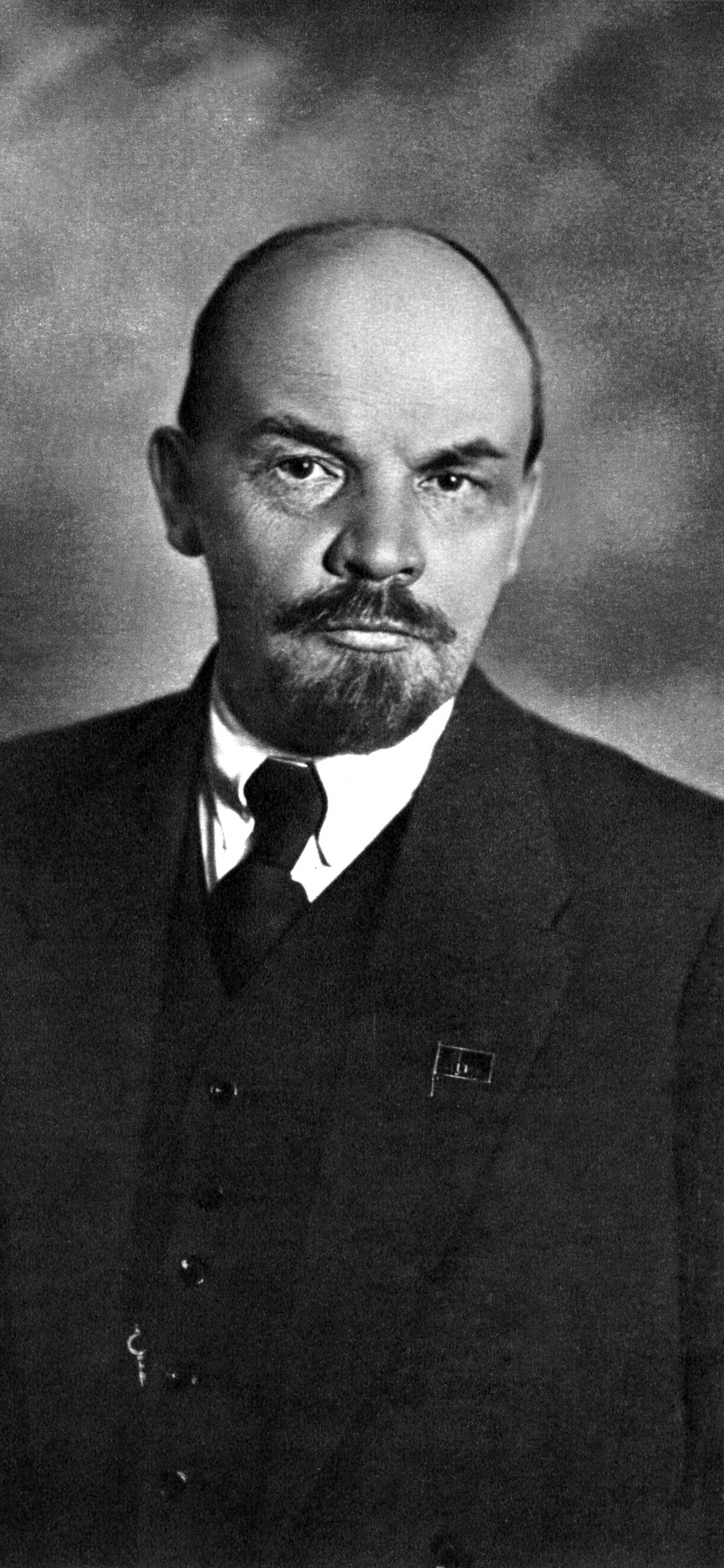 Vladimir Lenin, Russian Revolution, Bolsheviks, Moustache, Formal Wear. Wallpaper in 1125x2436 Resolution