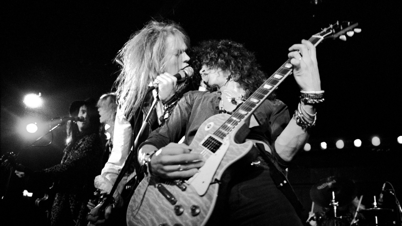 Guns N Roses, Músico, el Guitarrista, Guitarra, Instrumento de Cuerda. Wallpaper in 1280x720 Resolution