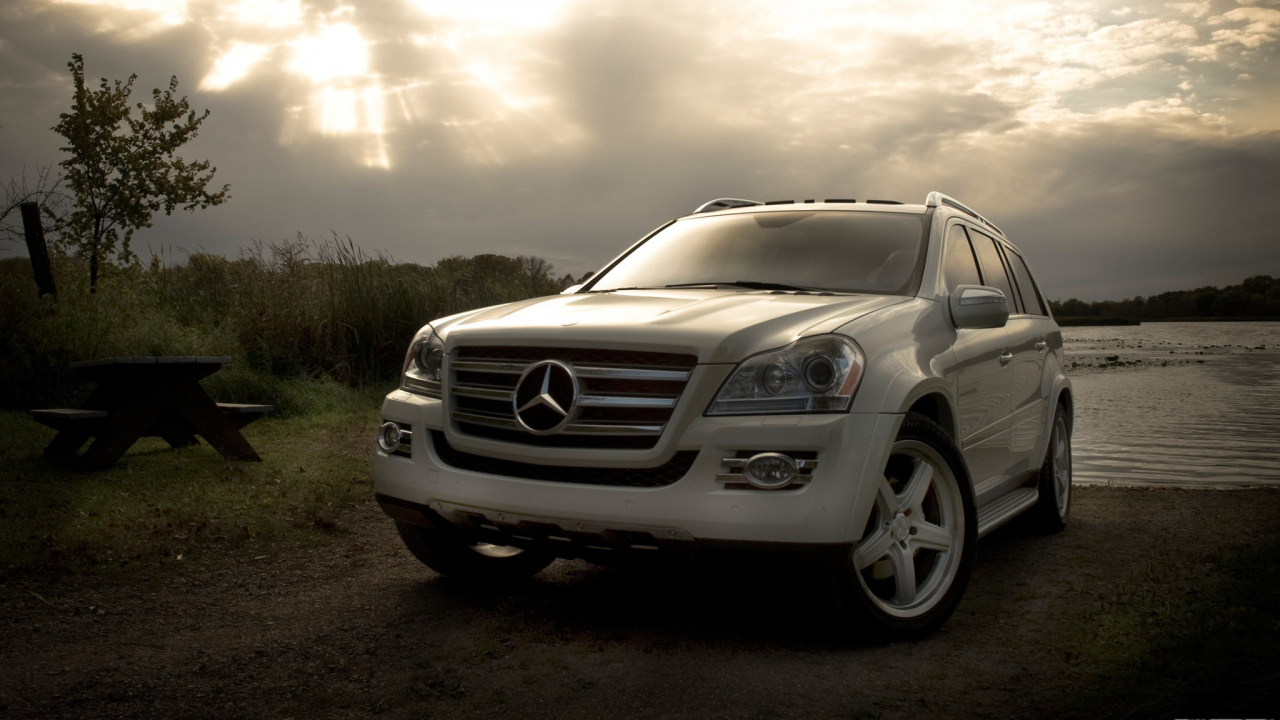 White Mercedes Benz Suv on Road During Daytime. Wallpaper in 1280x720 Resolution