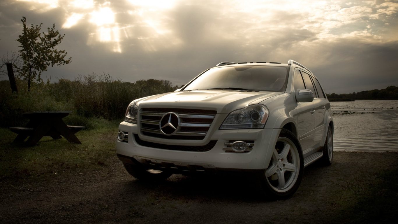 White Mercedes Benz Suv on Road During Daytime. Wallpaper in 1366x768 Resolution