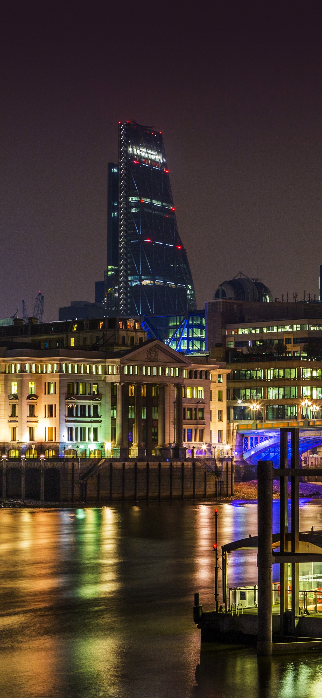 Skyline Der Stadt Bei Nacht Night. Wallpaper in 1242x2688 Resolution