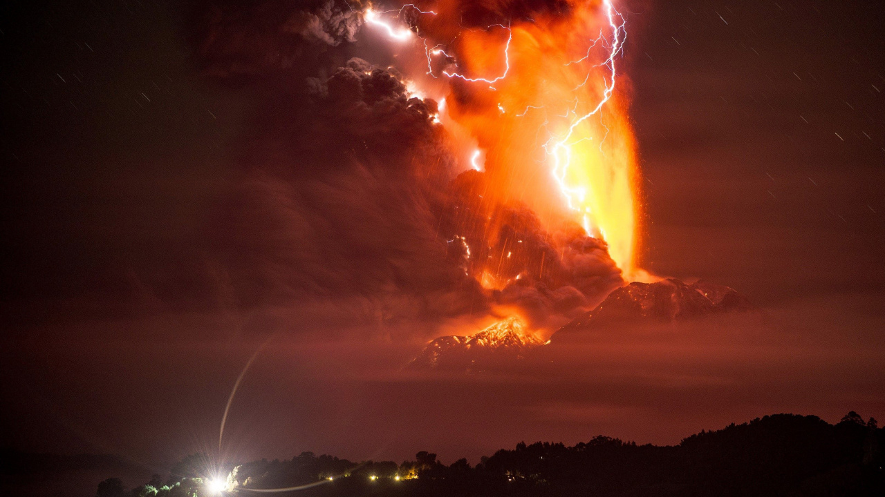 Orange and Black Lightning During Night Time. Wallpaper in 1280x720 Resolution