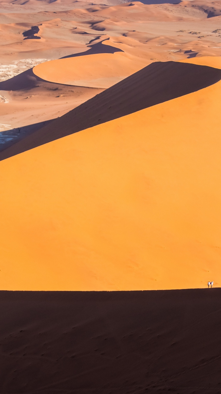 Blue and White Sand Beach During Daytime. Wallpaper in 750x1334 Resolution