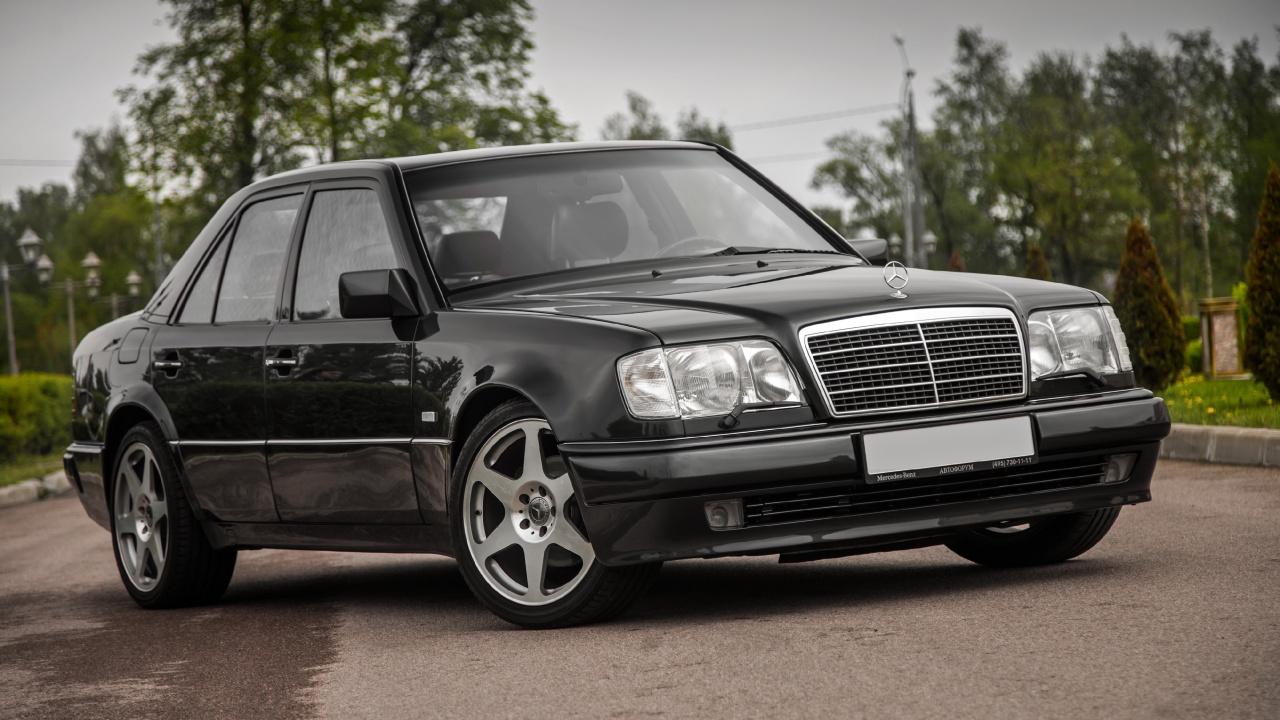 Mercedes Benz Clase c Negro. Wallpaper in 1280x720 Resolution
