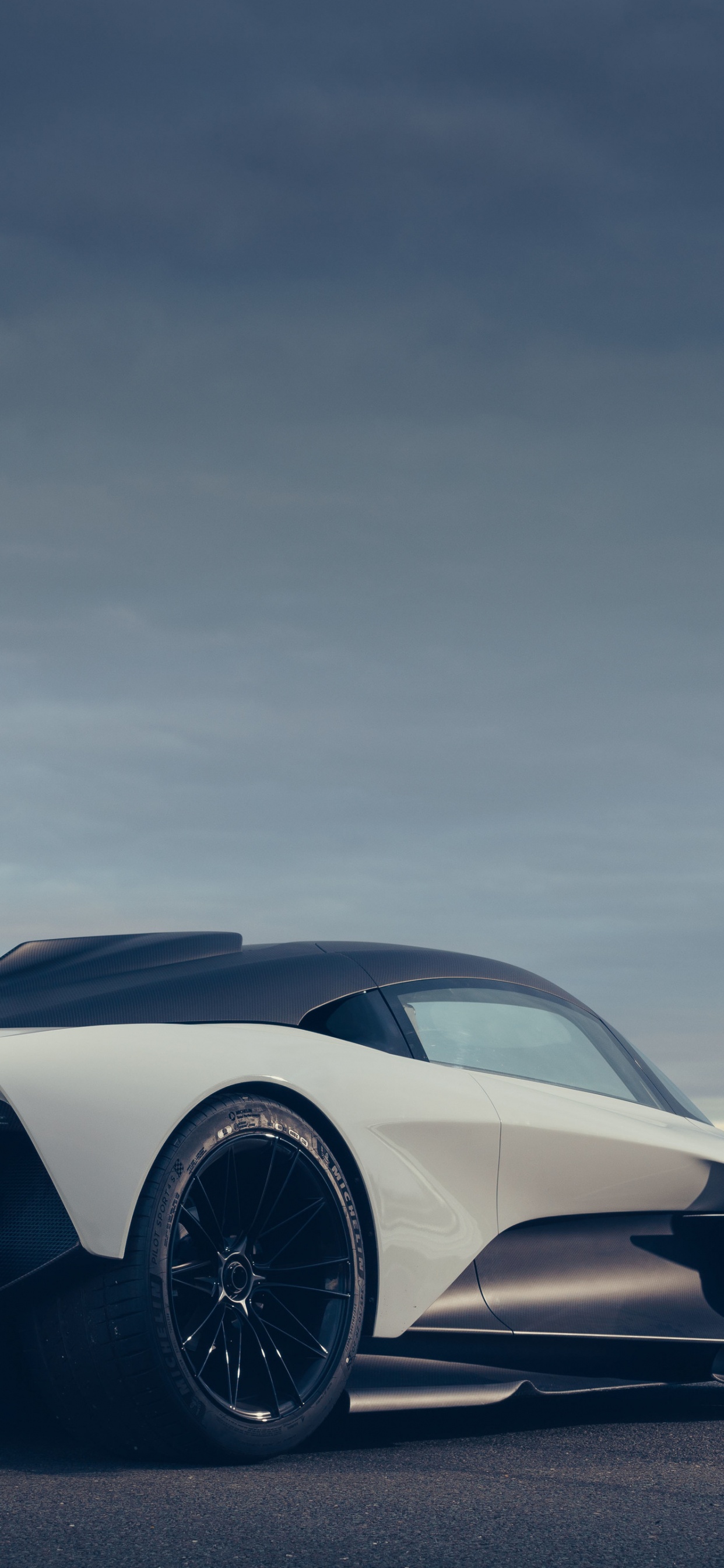 Aston Martin, Aston Martin Valkyrie, Aston Martin Db5, Coche, Aston Martin DBS SUPERLEGGERA. Wallpaper in 1242x2688 Resolution