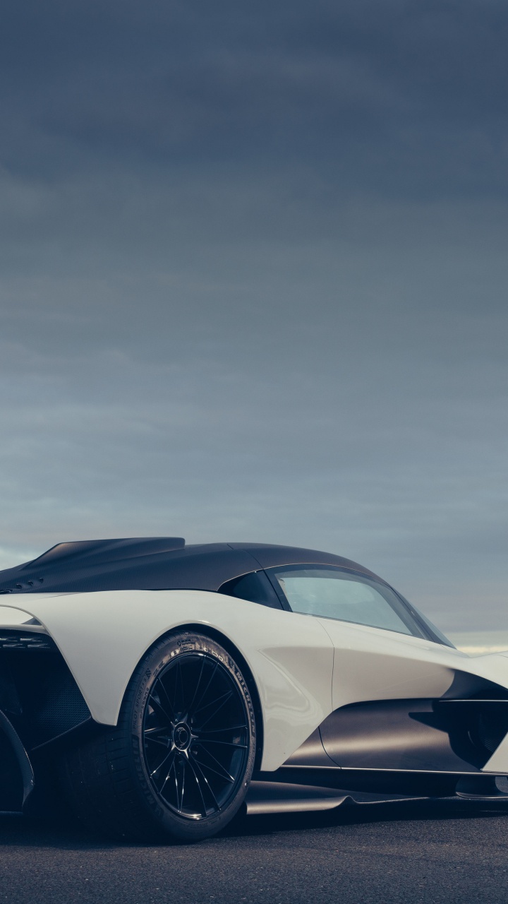 Aston Martin, Aston Martin Valkyrie, Aston Martin Db5, Coche, Aston Martin DBS SUPERLEGGERA. Wallpaper in 720x1280 Resolution