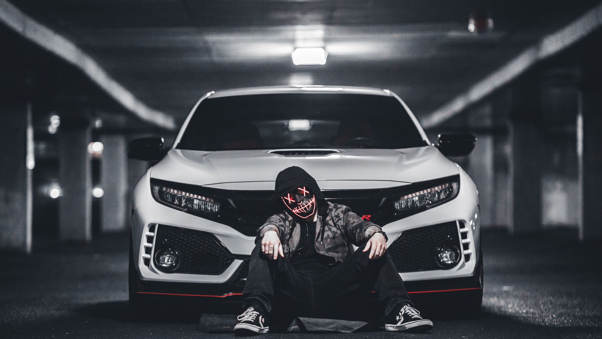 Homme en Veste Noire et Pantalon Noir Assis Sur Une Voiture Mercedes Benz Blanche. Wallpaper in 1920x1080 Resolution